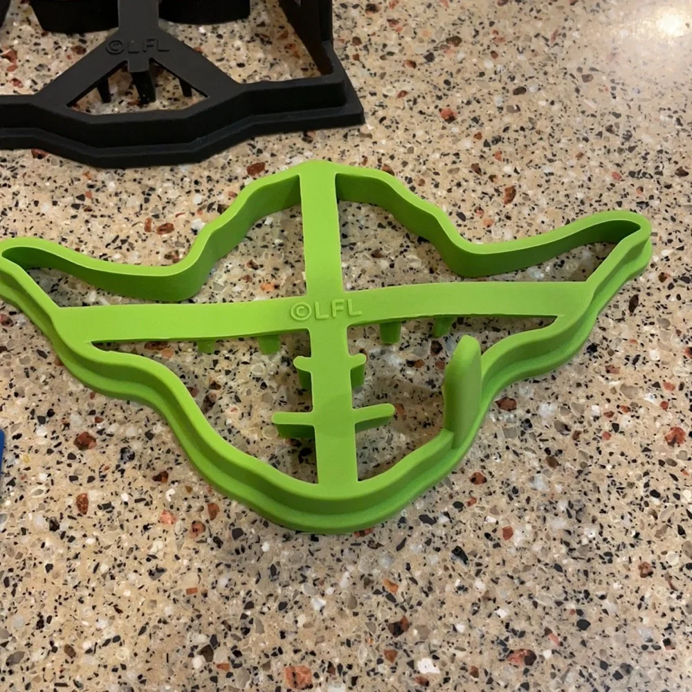 Star Wars Set Williams Sonoma Silicone Baking Molds Baby Yoda Darth Vader NEW